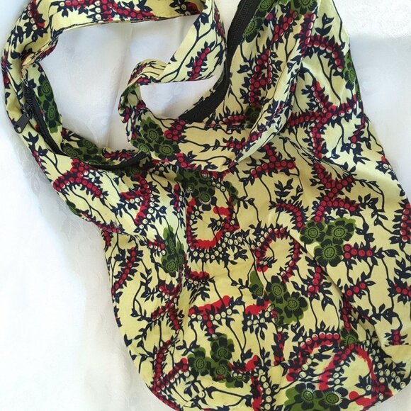 Rwanda Partners Womens Pocketbook Ivory Multicolored Paisley Sling Bag - Picture 9 of 10